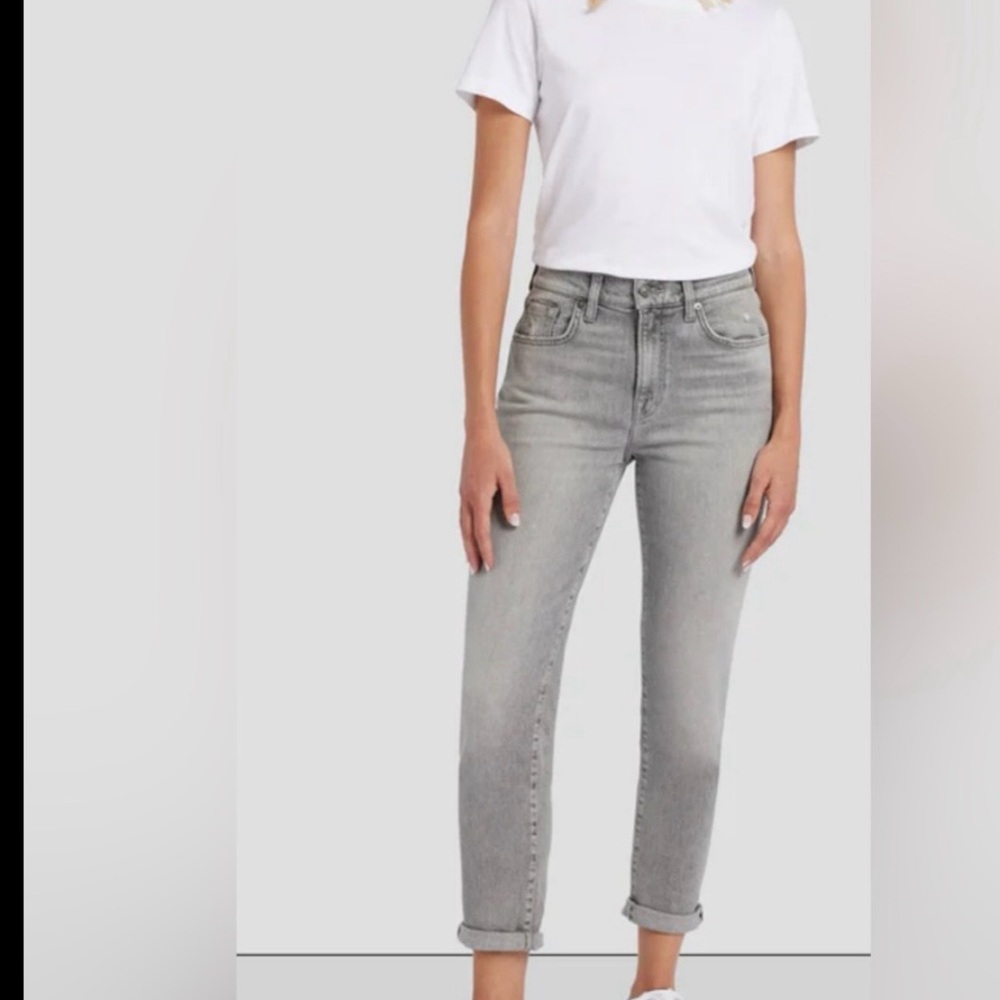 7 For All Mankind Women's Gray Straight Leg Jeans. New without tags!